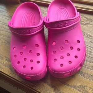 CROCS Pink Slippers with Ventilation and Heel Strap